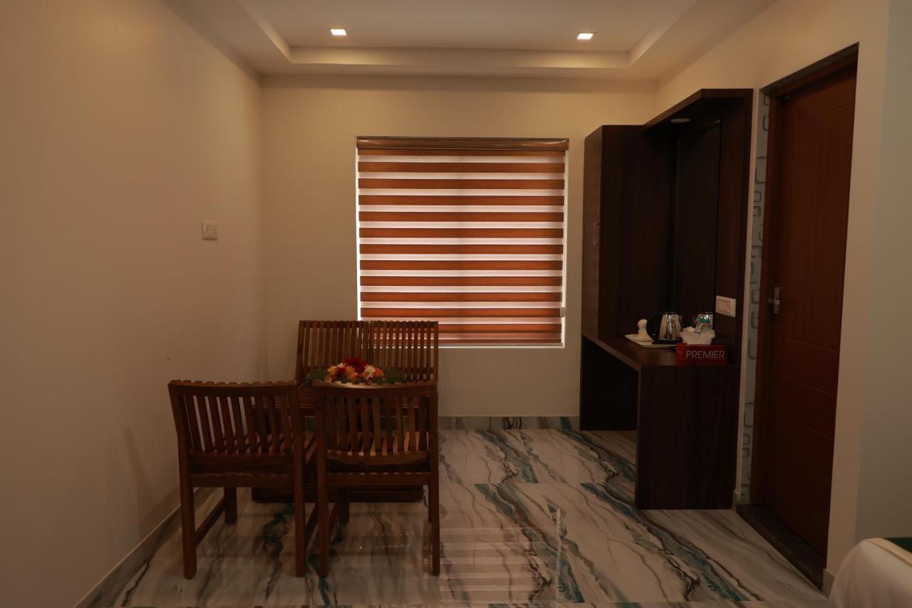 Delano Residency Hotel Kaliyal ภายนอก รูปภาพ