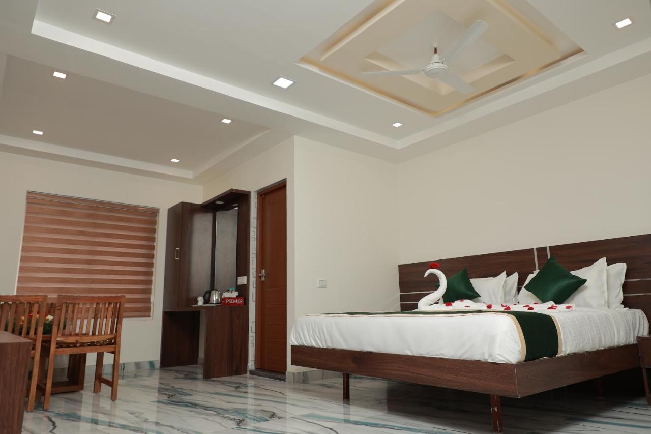 Delano Residency Hotel Kaliyal ภายนอก รูปภาพ