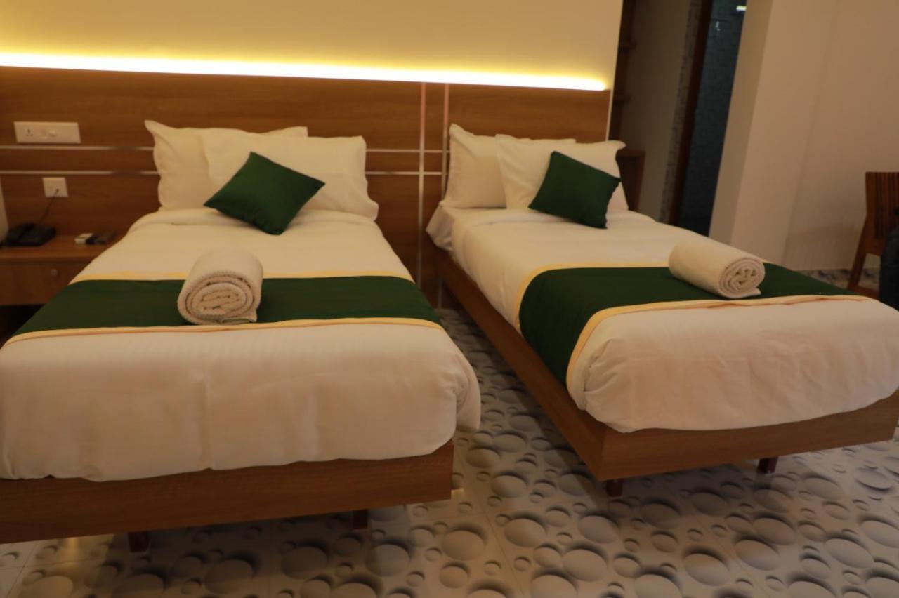 Delano Residency Hotel Kaliyal ภายนอก รูปภาพ