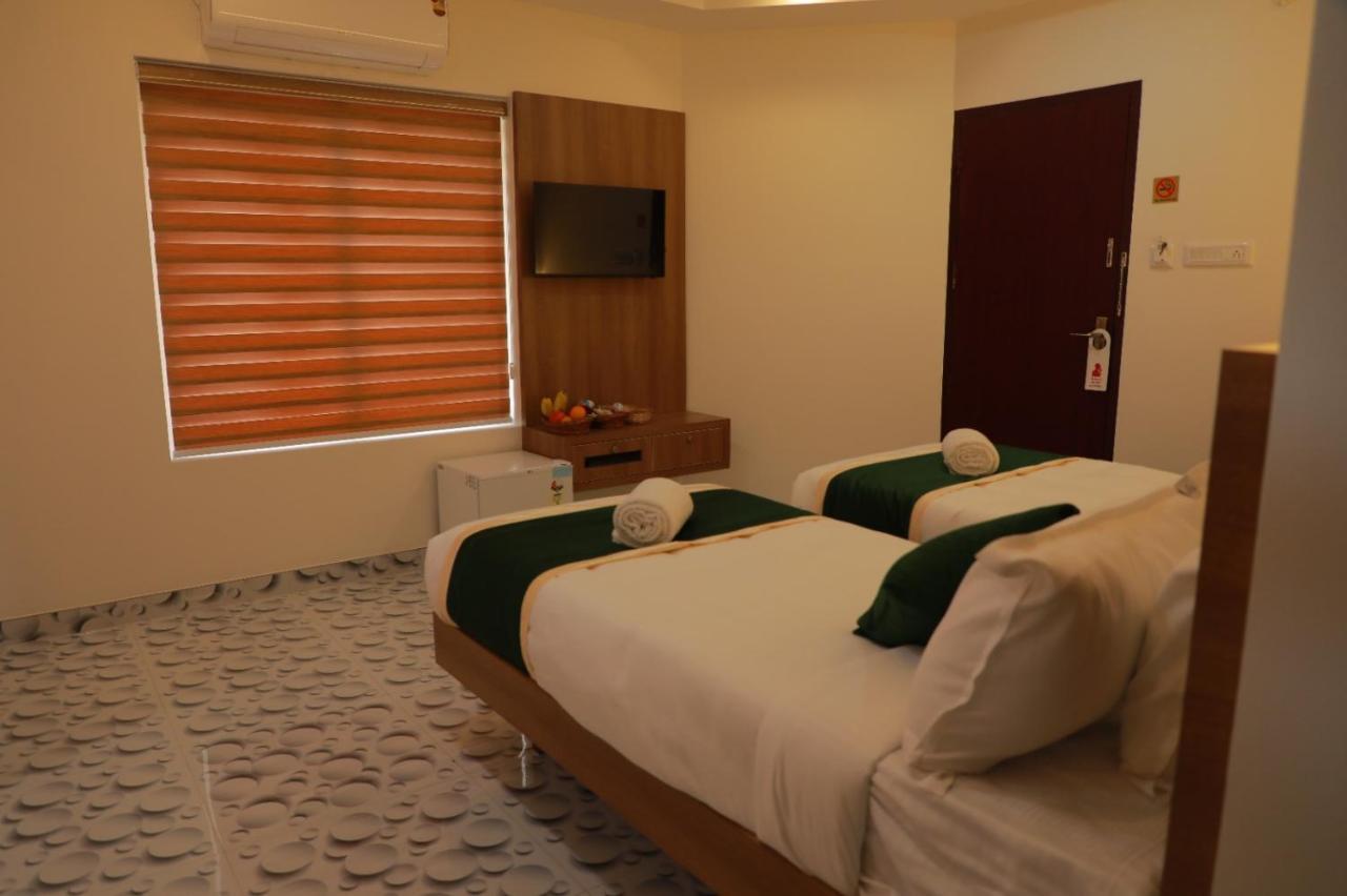 Delano Residency Hotel Kaliyal ภายนอก รูปภาพ